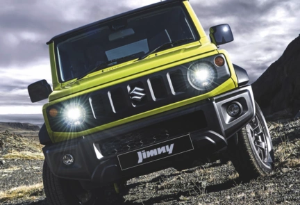 yellow-jimny-on-angle-off-road-features-432x295